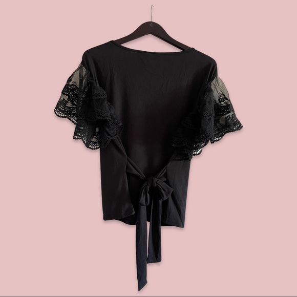 Romantic Ribbed and Ruffled Top - Picture 2 of 9